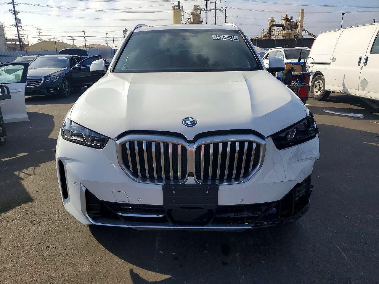 2025 BMW X5 xDrive50E - zdjęcie 5