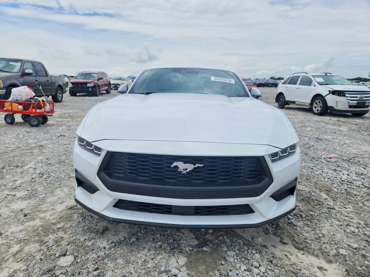 2024 Ford Mustang - zdjęcie 5