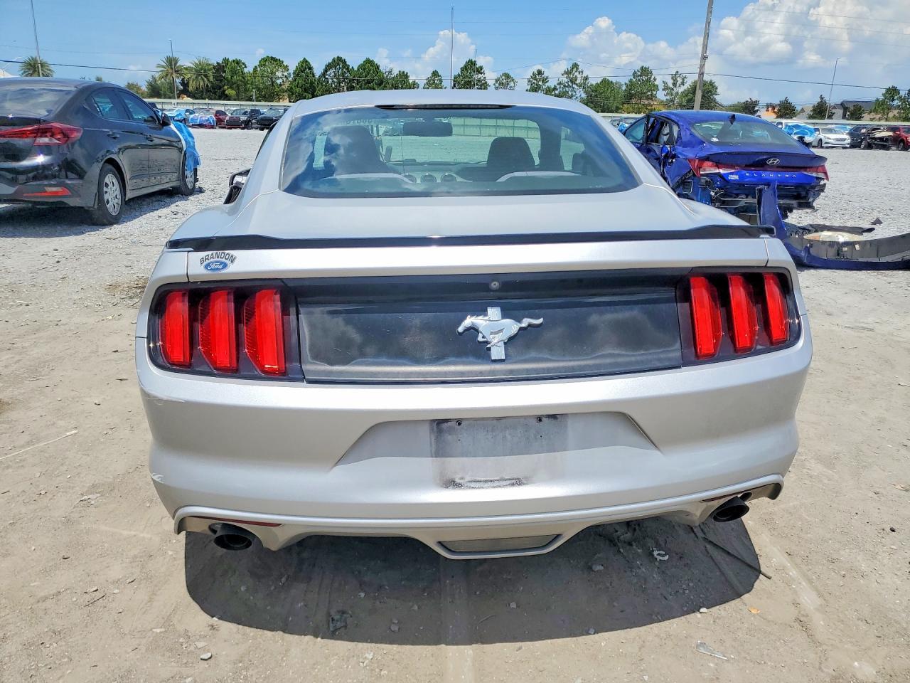 2016 Ford Mustang - zdjęcie 6