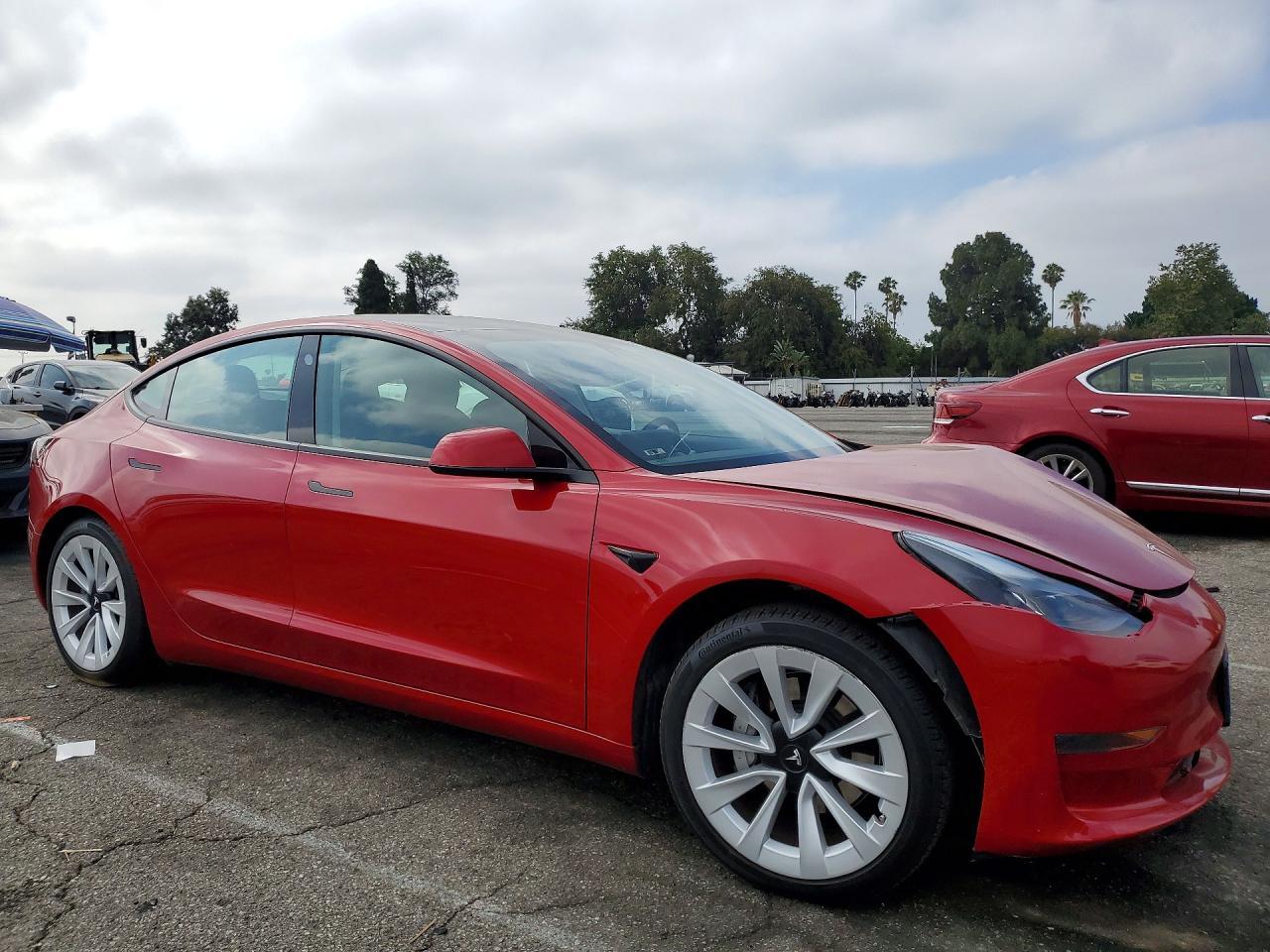 2021 Tesla Model 3 - zdjęcie 4