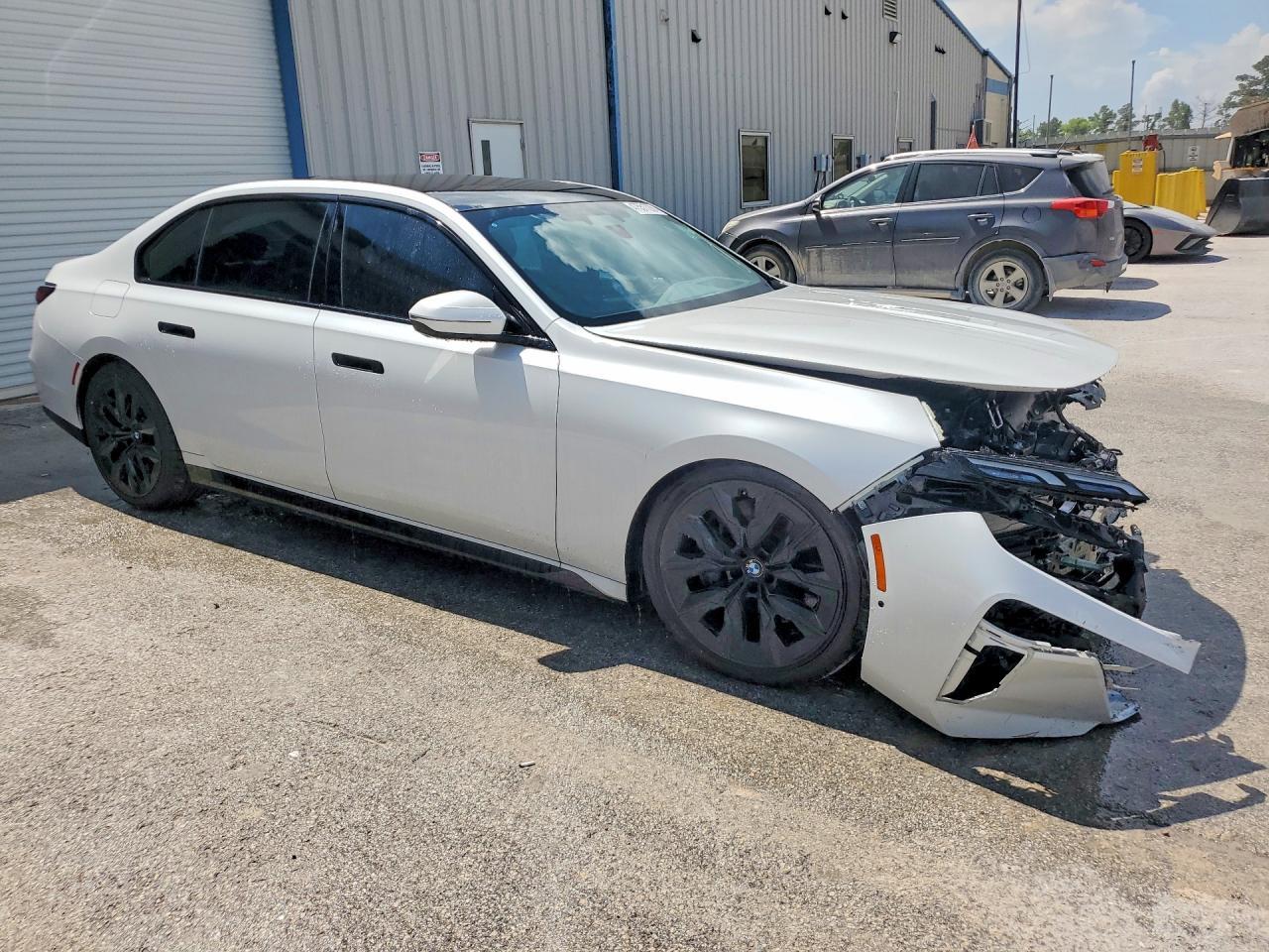 2023 BMW 760 Xi - zdjęcie 4