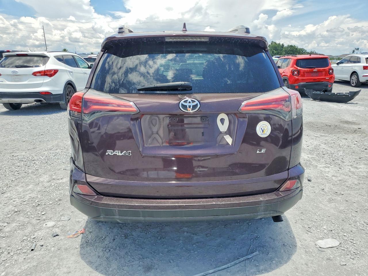 2017 Toyota Rav4 Le - zdjęcie 6