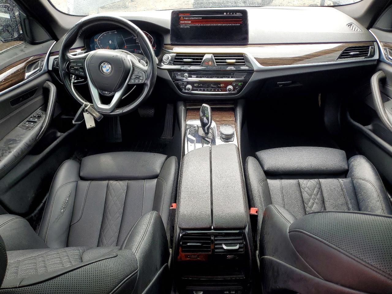 2021 BMW Seria 5 530i - zdjęcie 8