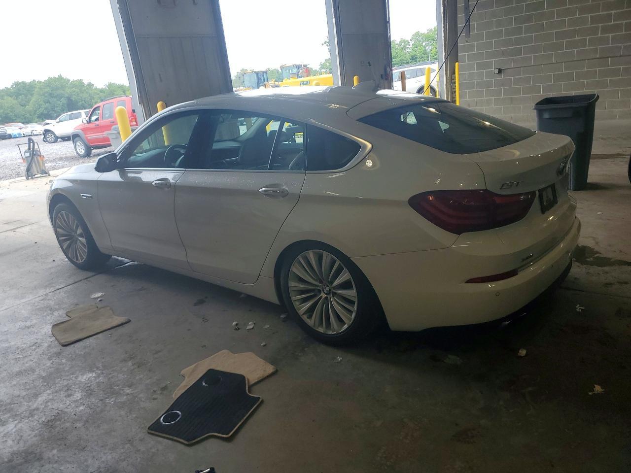2014 BMW Seria 5 550i - zdjęcie 2