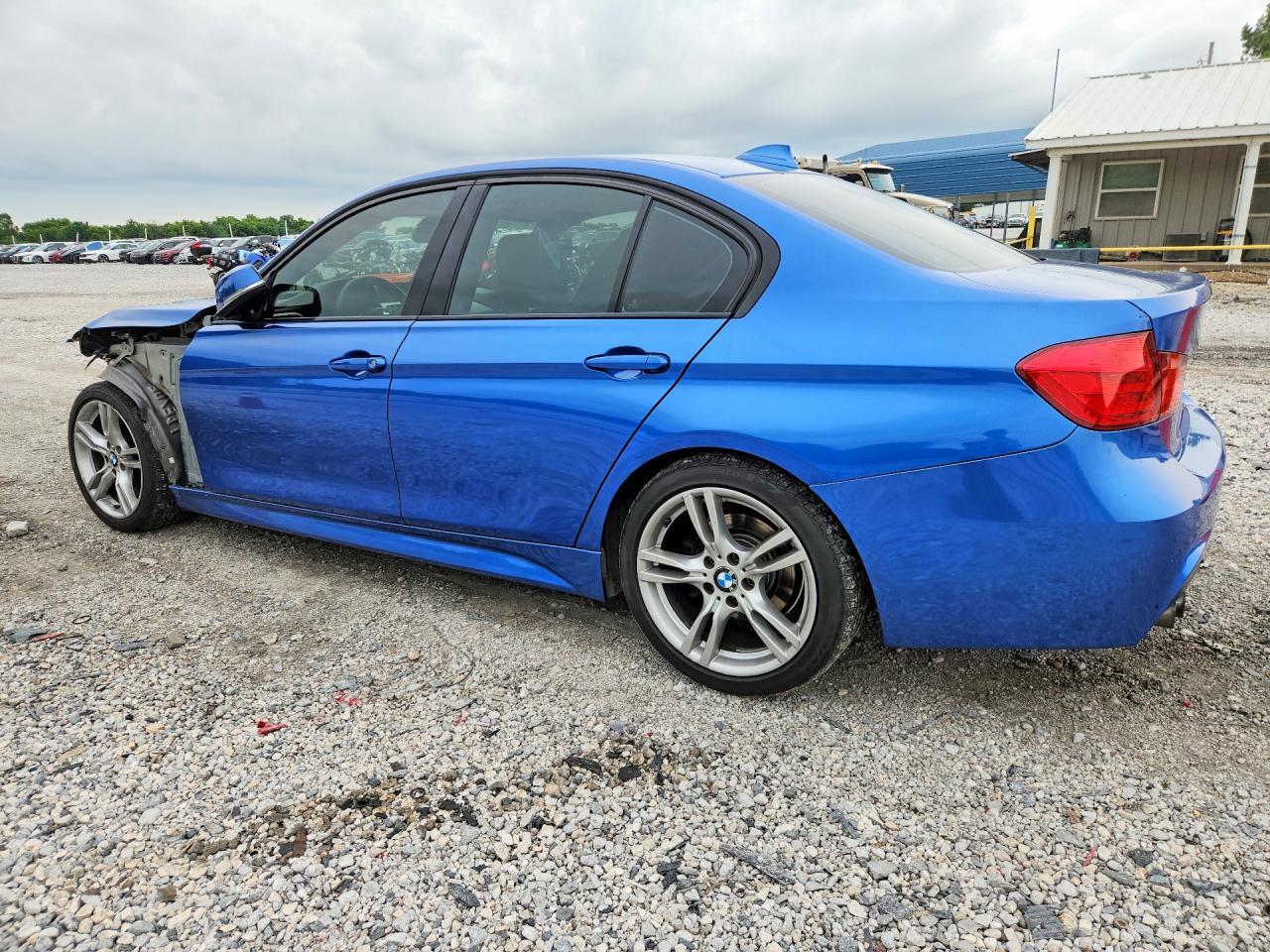 2013 BMW 328 I - zdjęcie 2