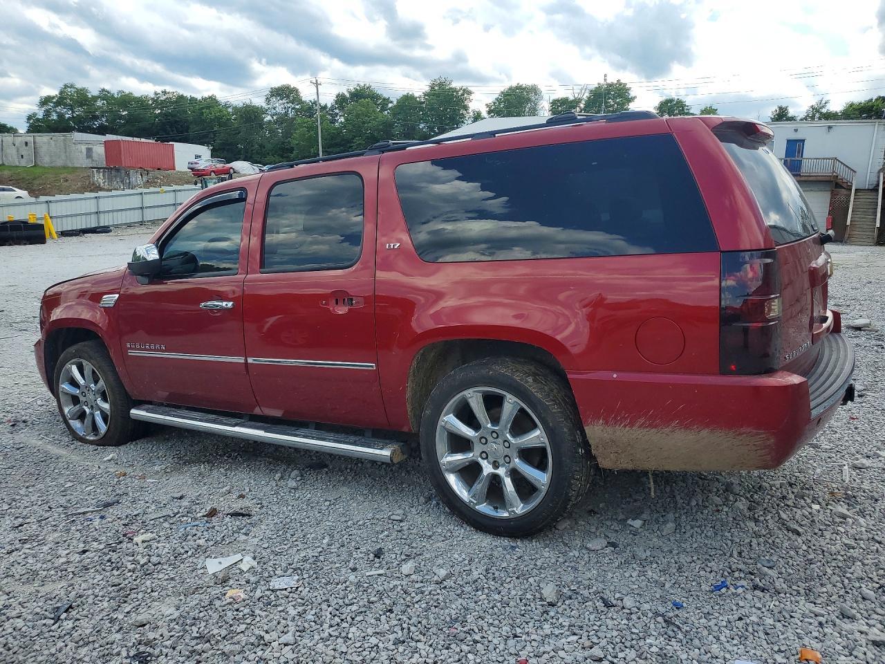 2014 Chevrolet Suburban K1500 Ltz - zdjęcie 2