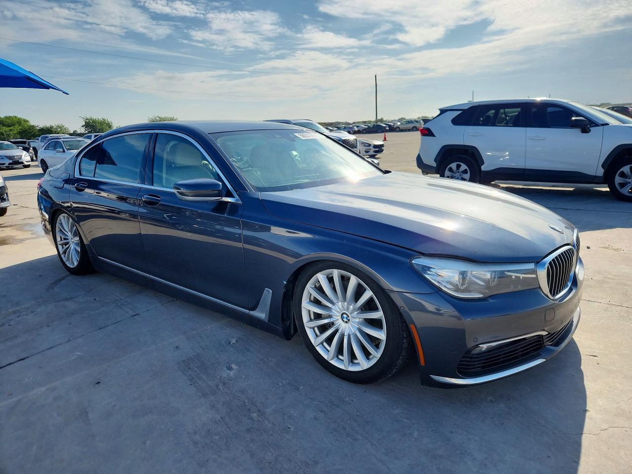 2016 BMW 740 I - zdjęcie 4