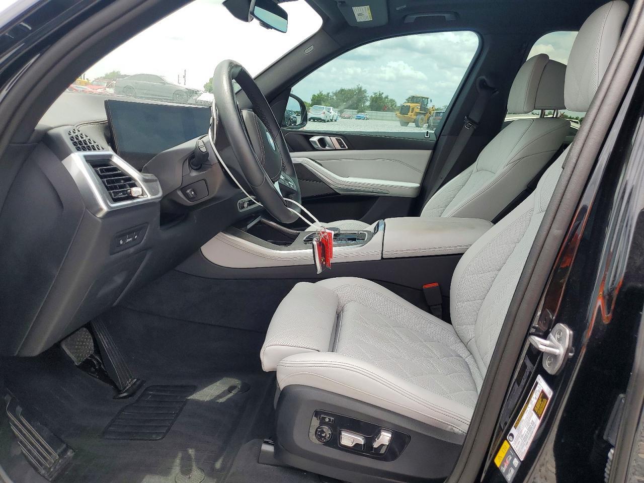 2025 BMW X5 xDrive50E - zdjęcie 7