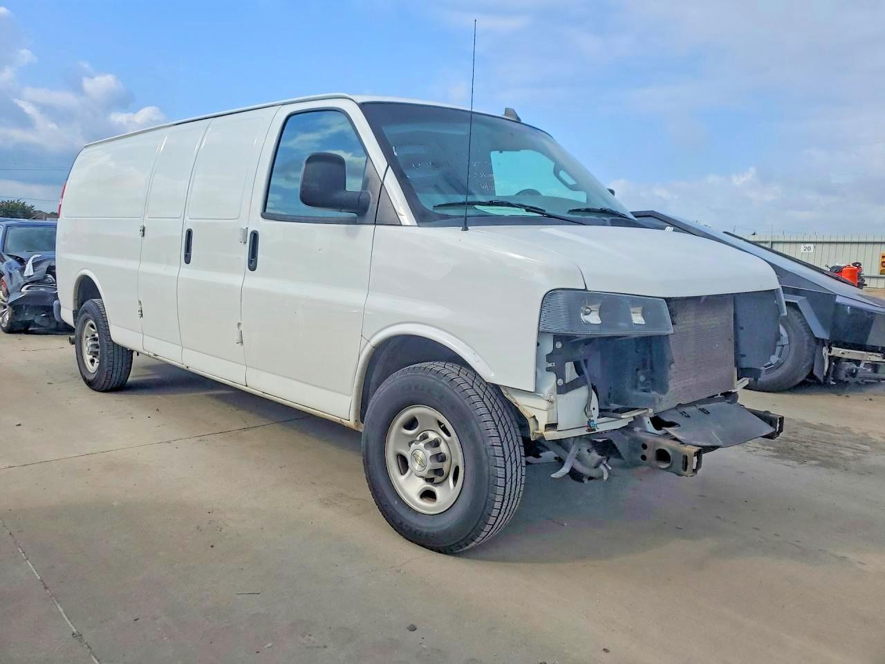 2022 Chevrolet Express G2500 - zdjęcie 4