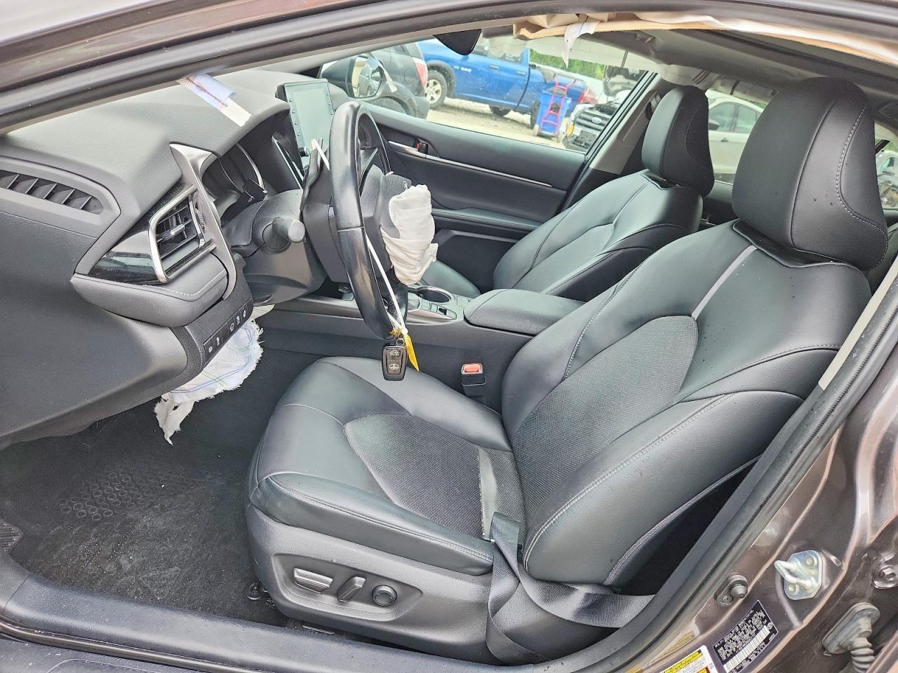2022 Toyota Camry Xse - zdjęcie 7
