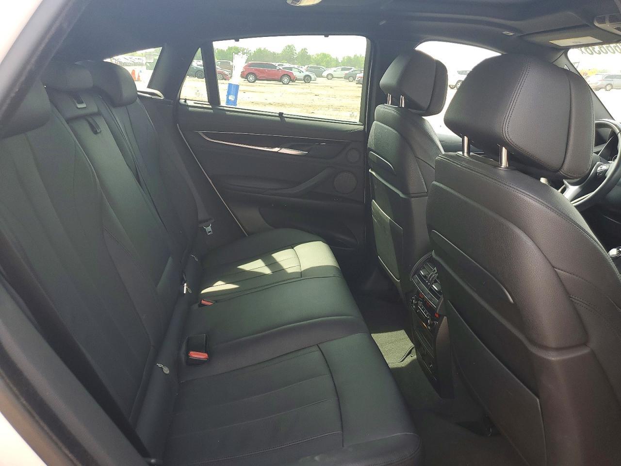2015 BMW X6 xDrive50I - zdjęcie 11