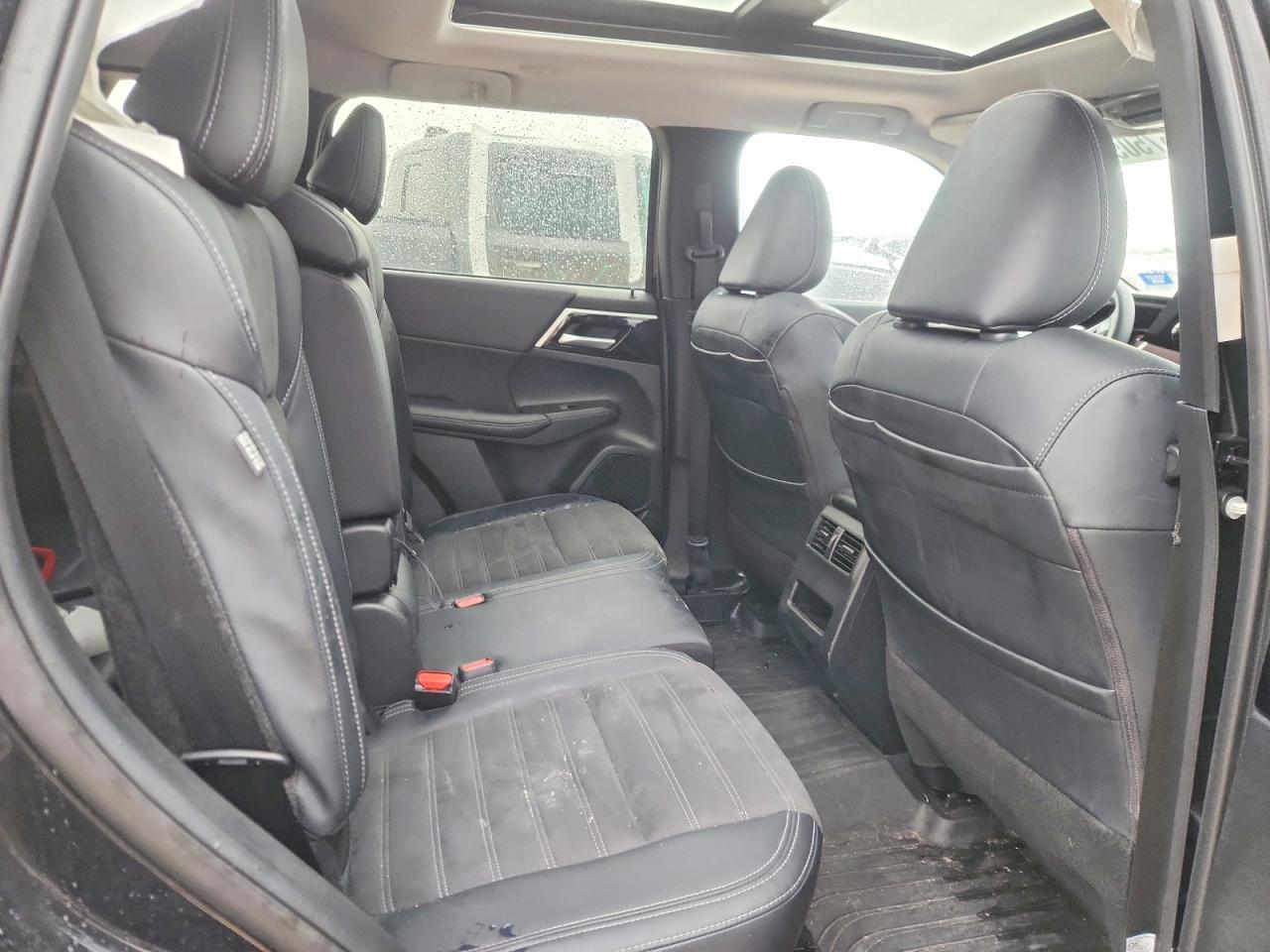 2024 Mitsubishi Outlander Se - zdjęcie 11