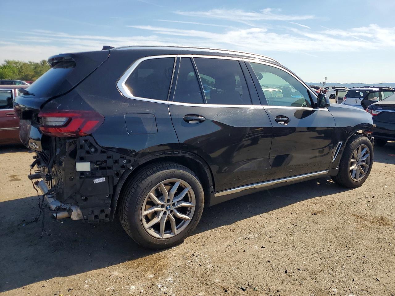 2021 BMW X5 xDrive40I - zdjęcie 3