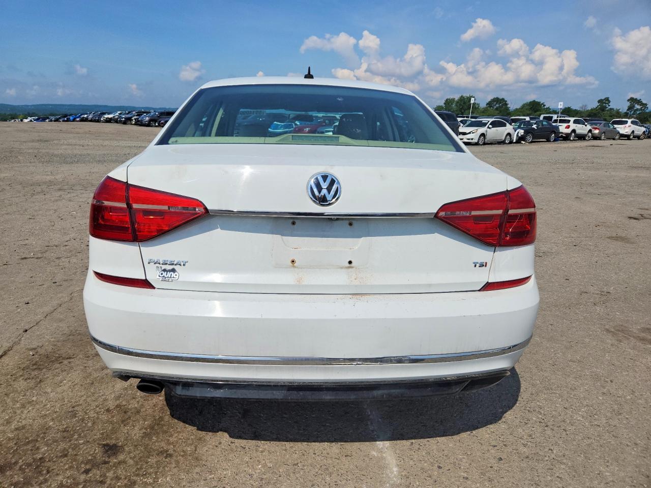 2016 Volkswagen Passat S - zdjęcie 6