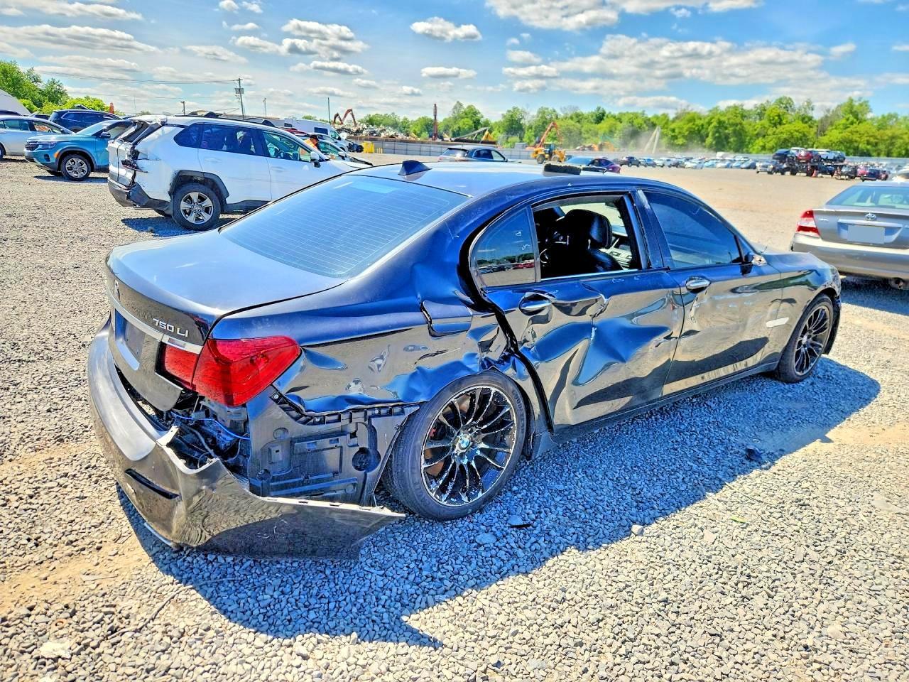 2013 BMW 750 Lxi - zdjęcie 3