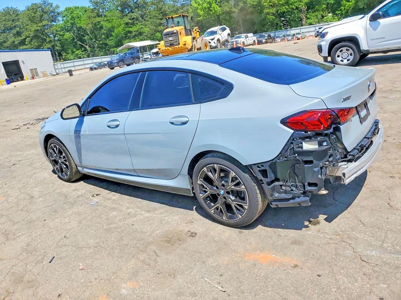 BMW Seria 2 - zdjęcie 2