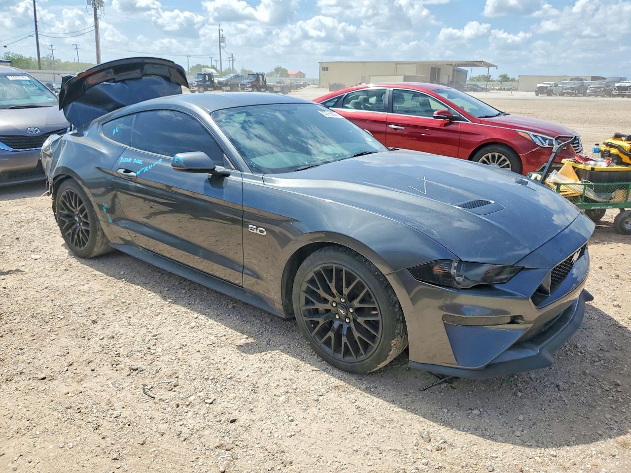 2019 Ford Mustang Coupe - zdjęcie 4