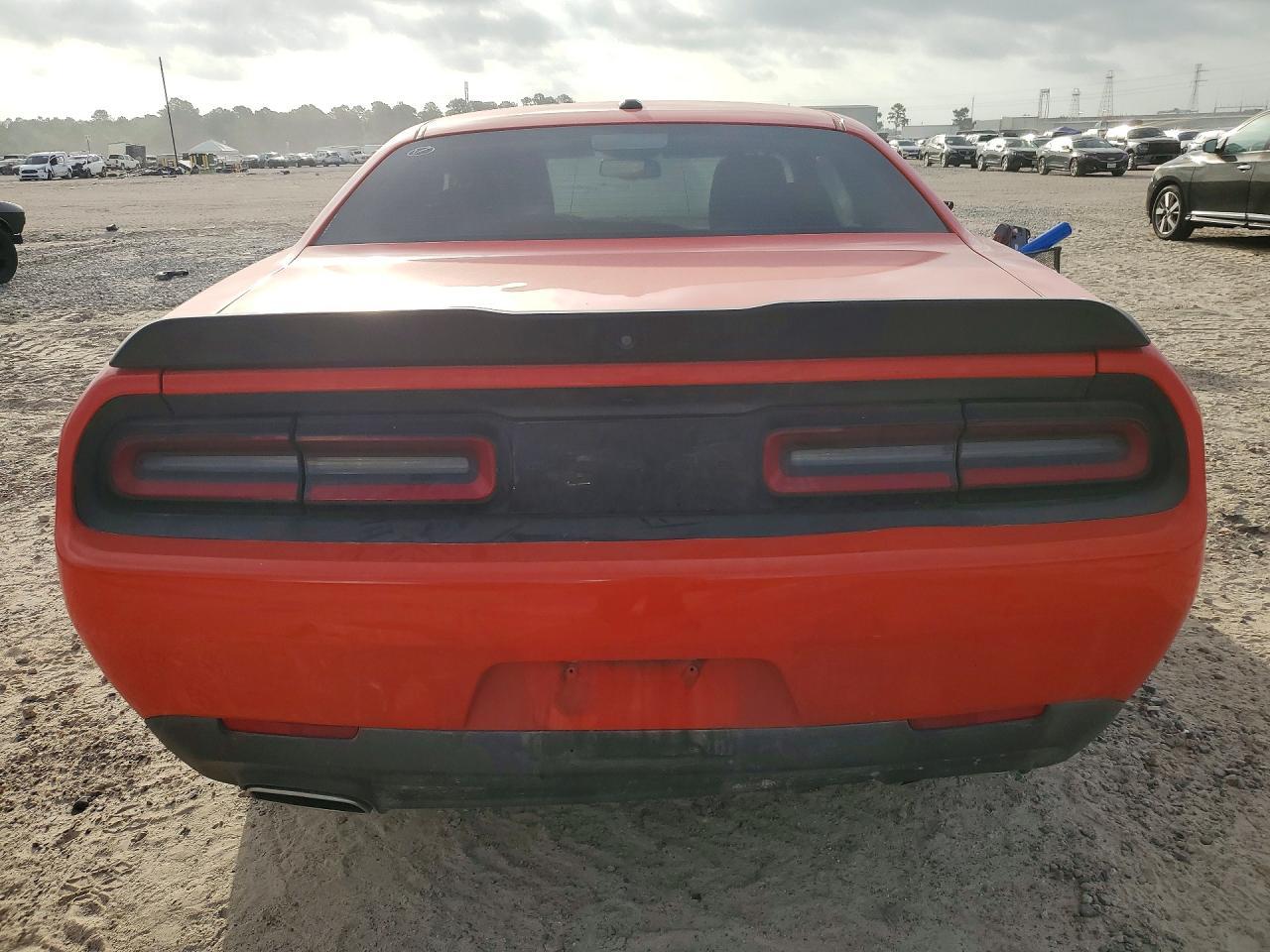 2021 Dodge Challenger Sxt - zdjęcie 6