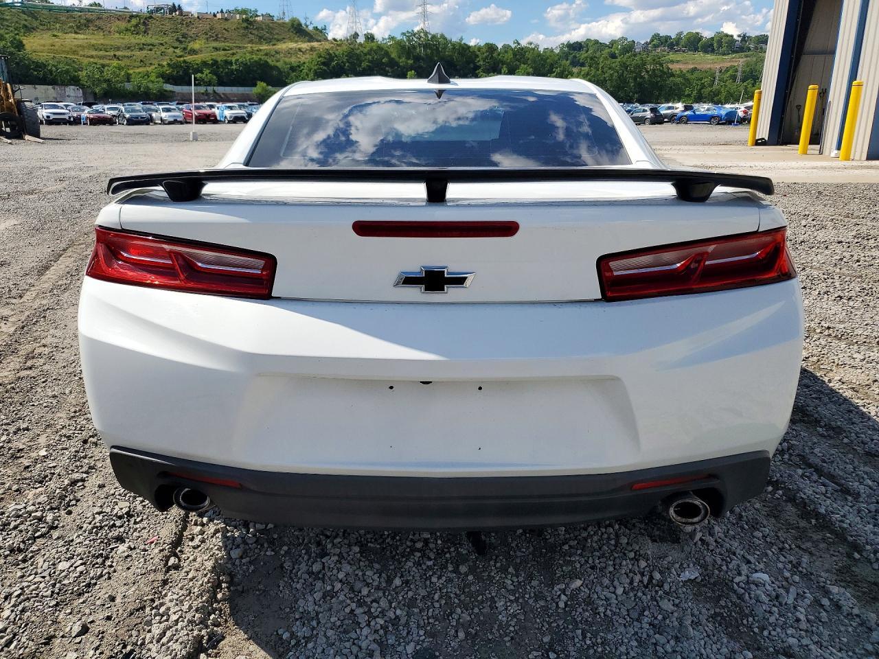 2017 Chevrolet Camaro Ls - zdjęcie 6