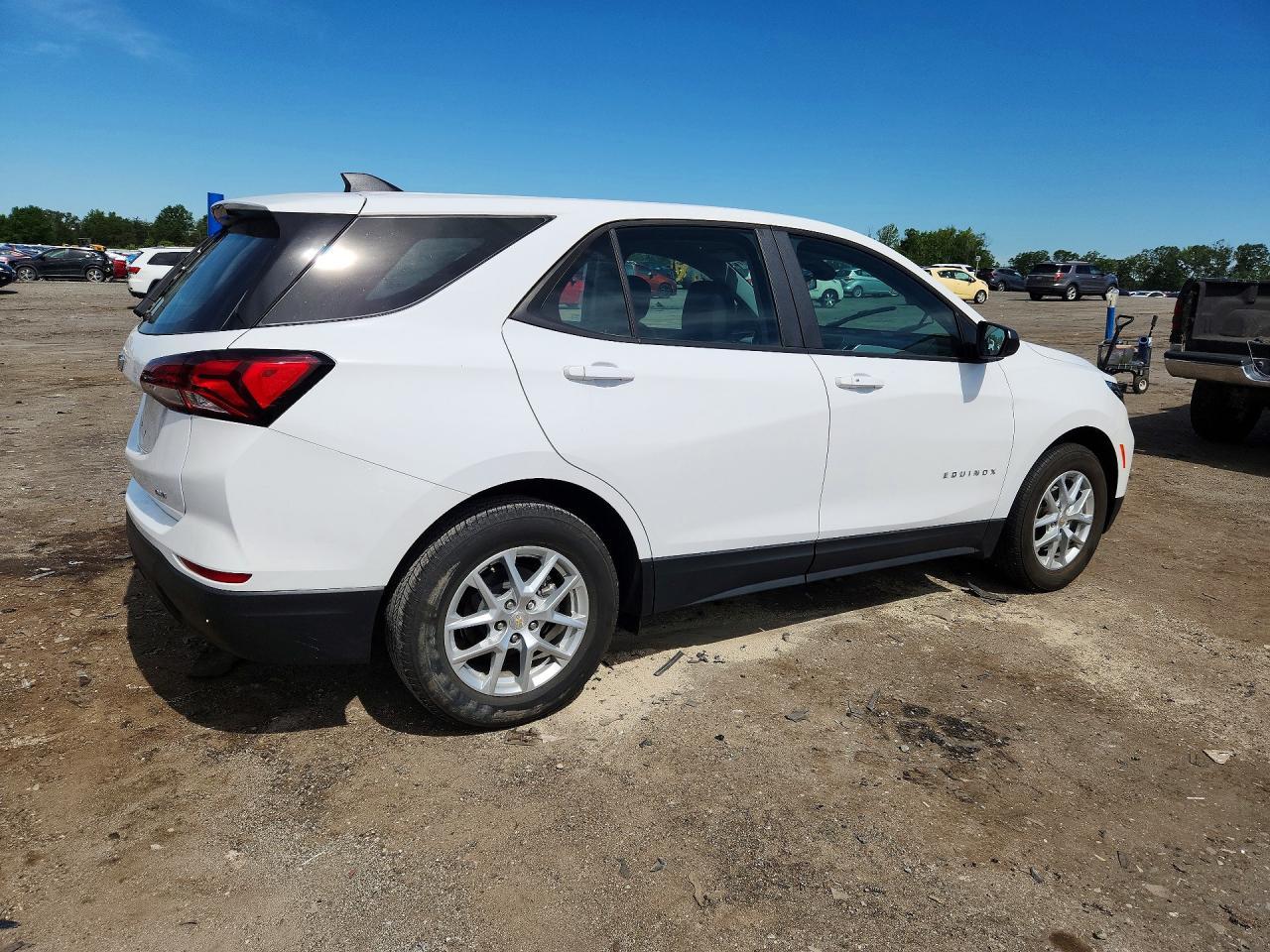 2024 Chevrolet Equinox Ls - zdjęcie 3