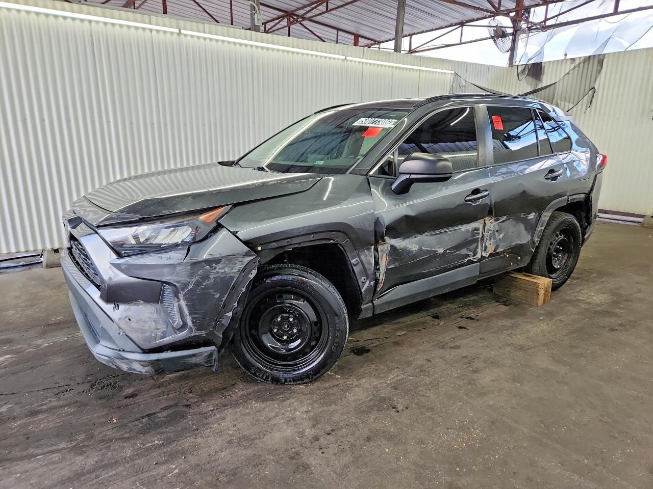 2020 Toyota Rav4 Le - zdjęcie główne