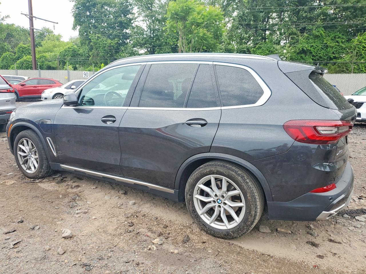 2021 BMW X5 xDrive45E - zdjęcie 2