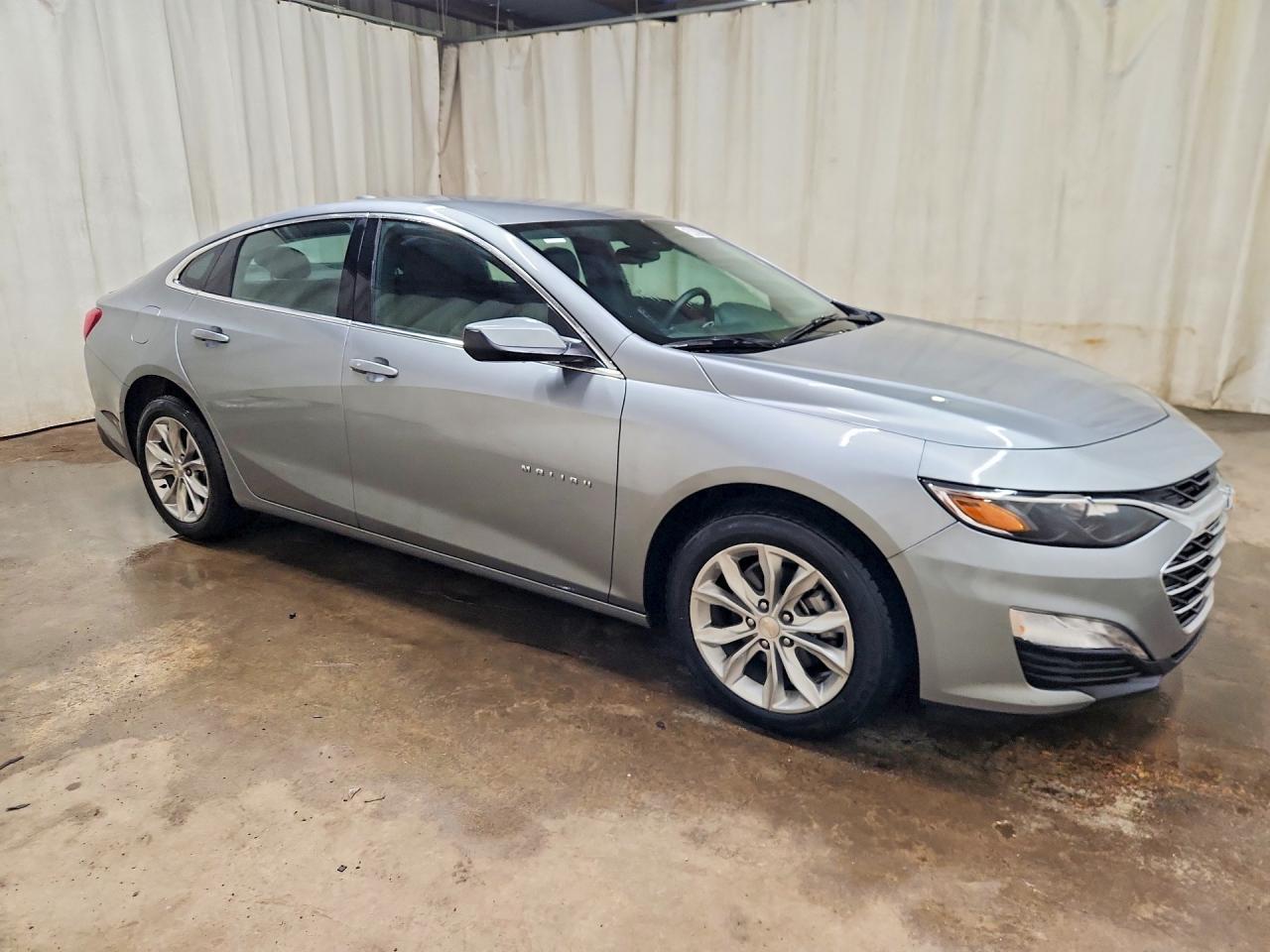 2025 Chevrolet Malibu Lt - zdjęcie 4