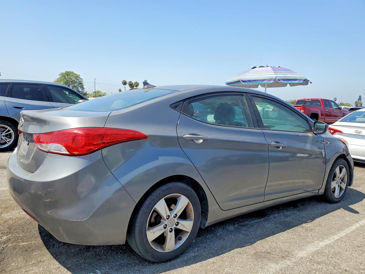 2013 Hyundai Elantra Gls - zdjęcie 3