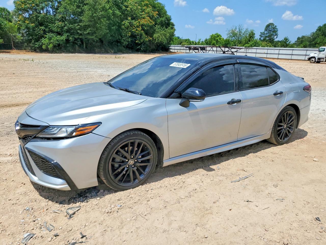 2022 Toyota Camry Xse - zdjęcie główne