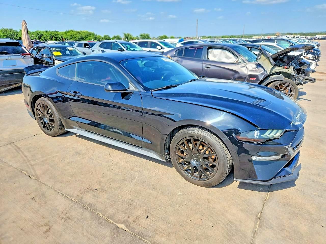 2020 Ford Mustang - zdjęcie 4