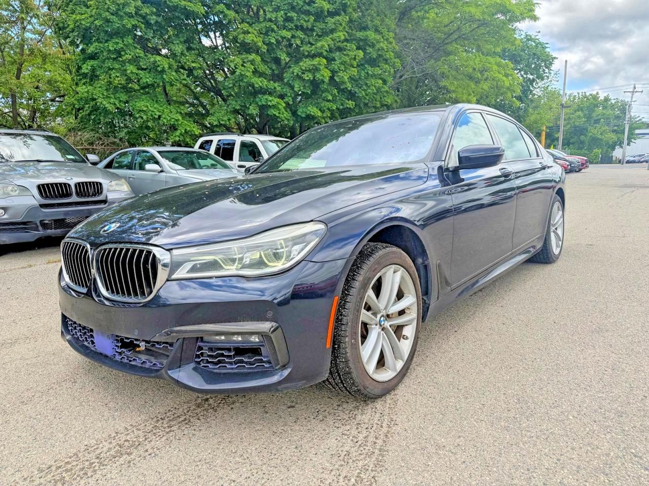2017 BMW 750 Xi - zdjęcie 2