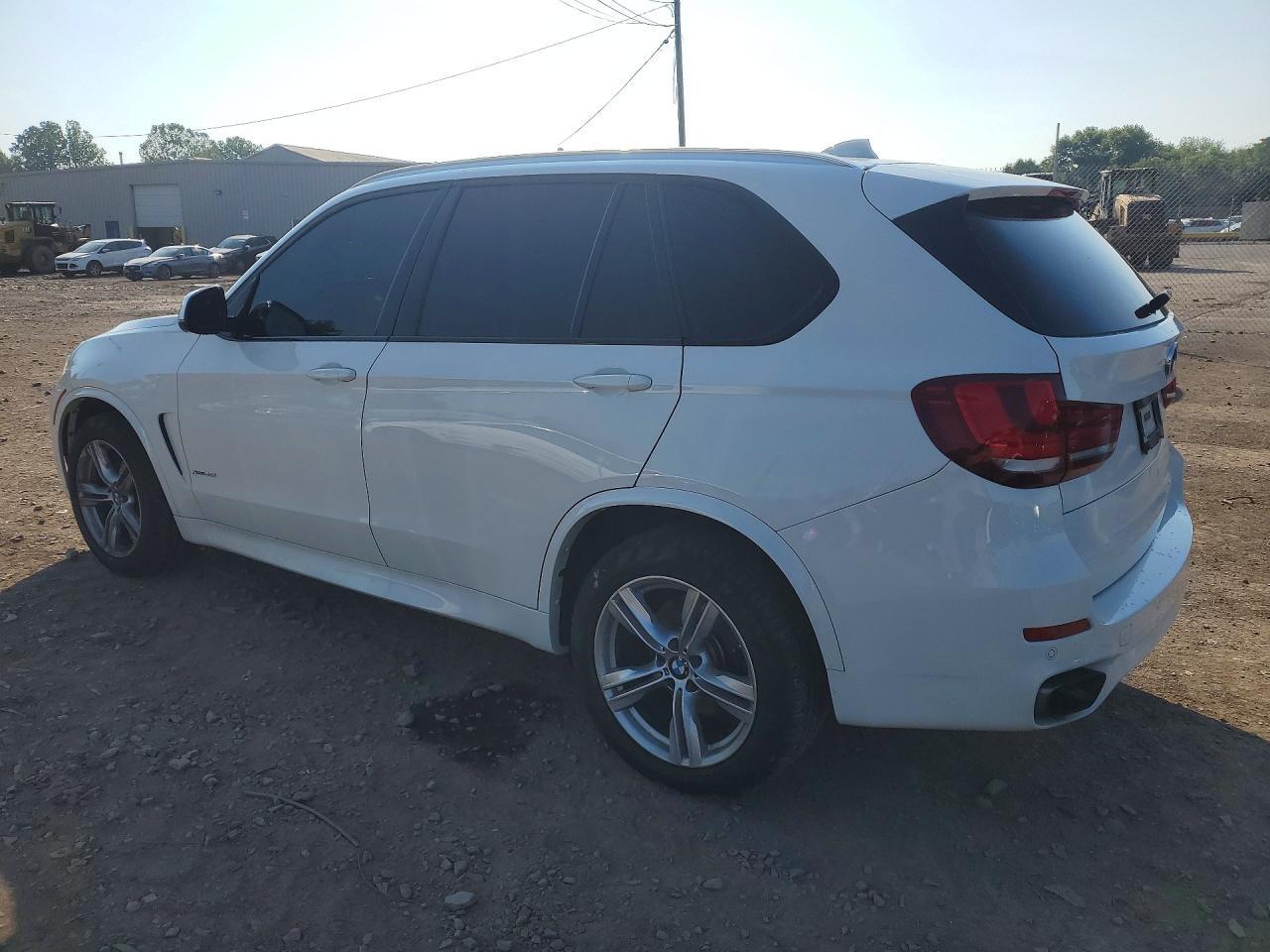 2016 BMW X5 xDrive50I - zdjęcie 2