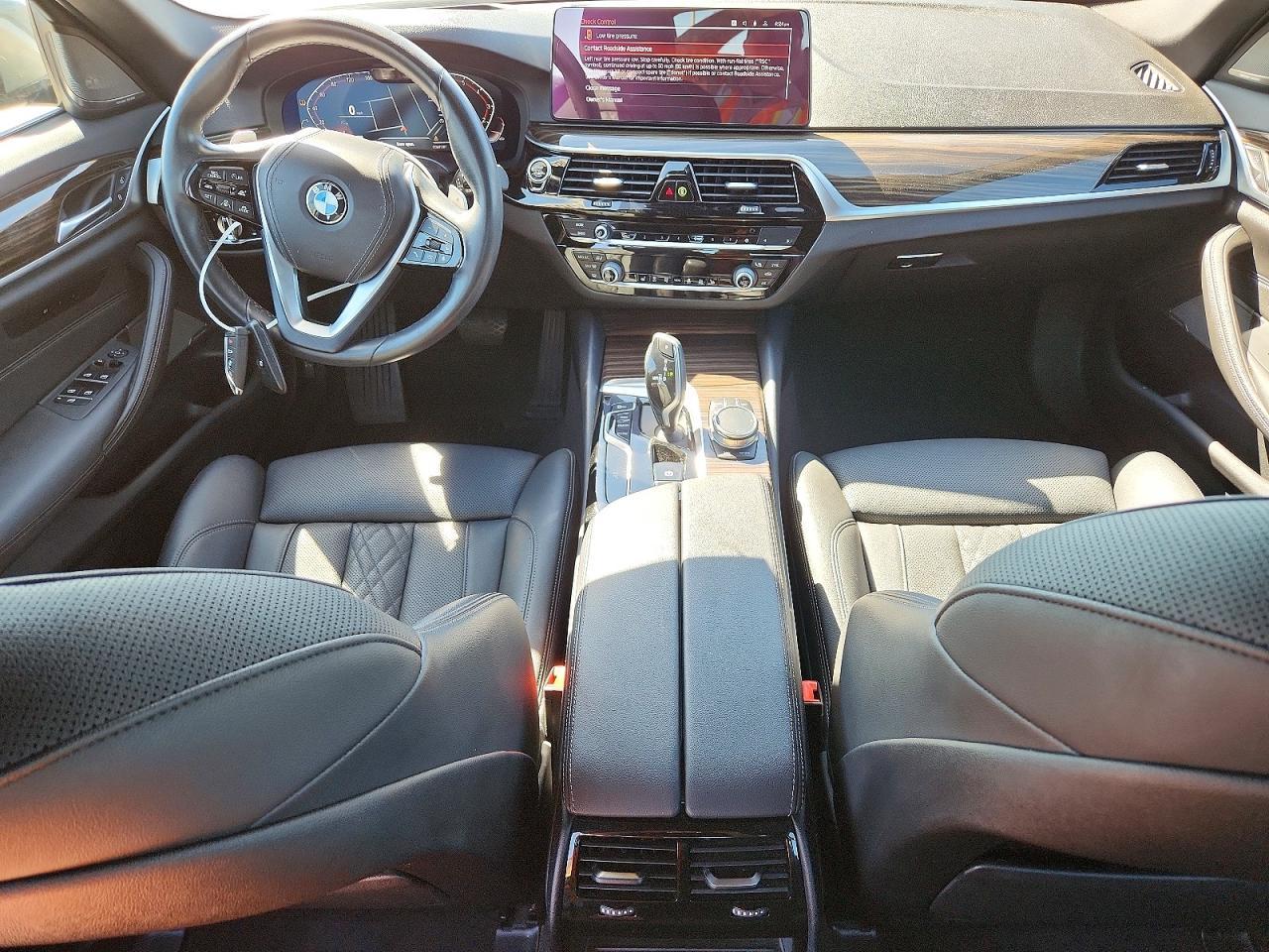2021 BMW Seria 5 530i - zdjęcie 8