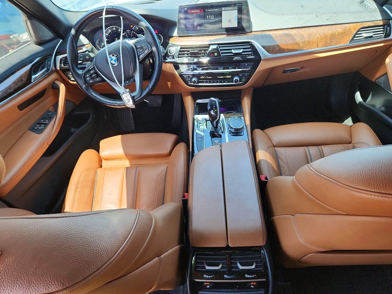 2017 BMW Seria 5 540i - zdjęcie 8