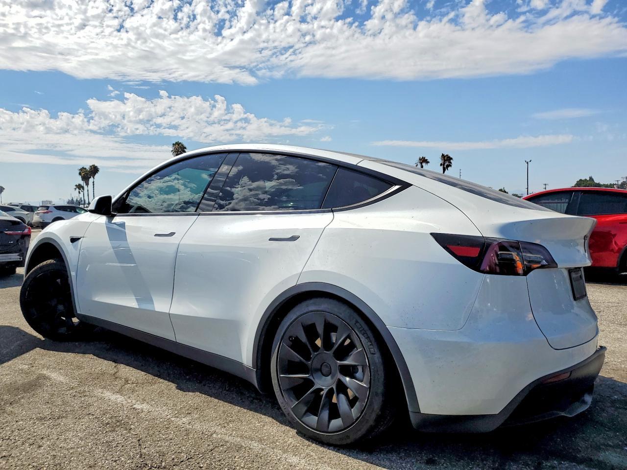 2023 Tesla Model Y - zdjęcie 2