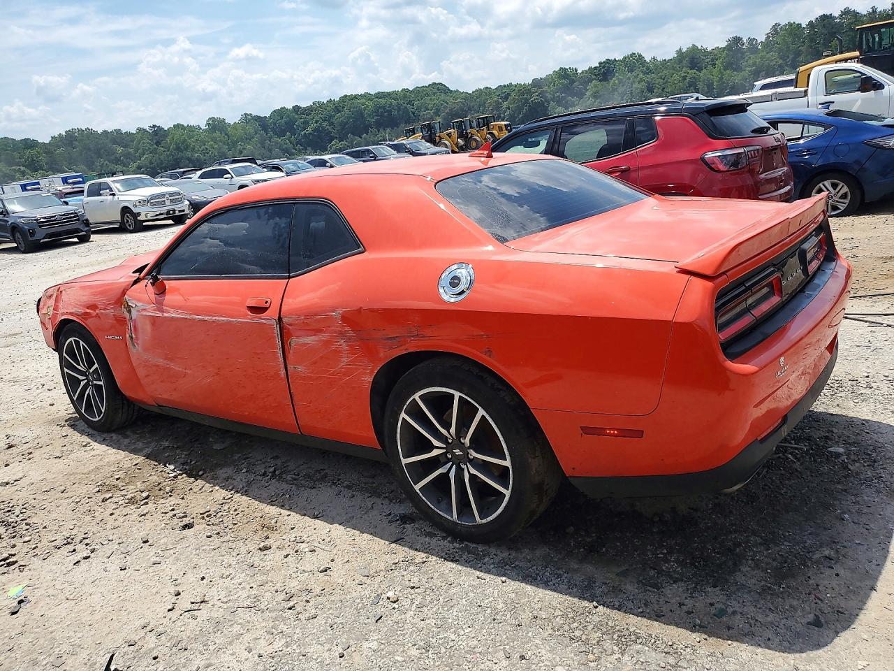 2022 Dodge Challenger - zdjęcie 2