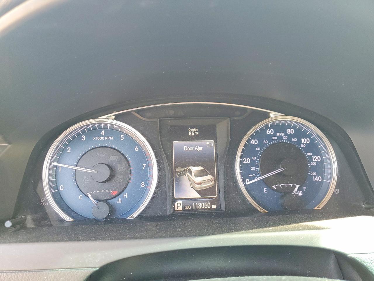 2017 Toyota Camry Le - zdjęcie 9
