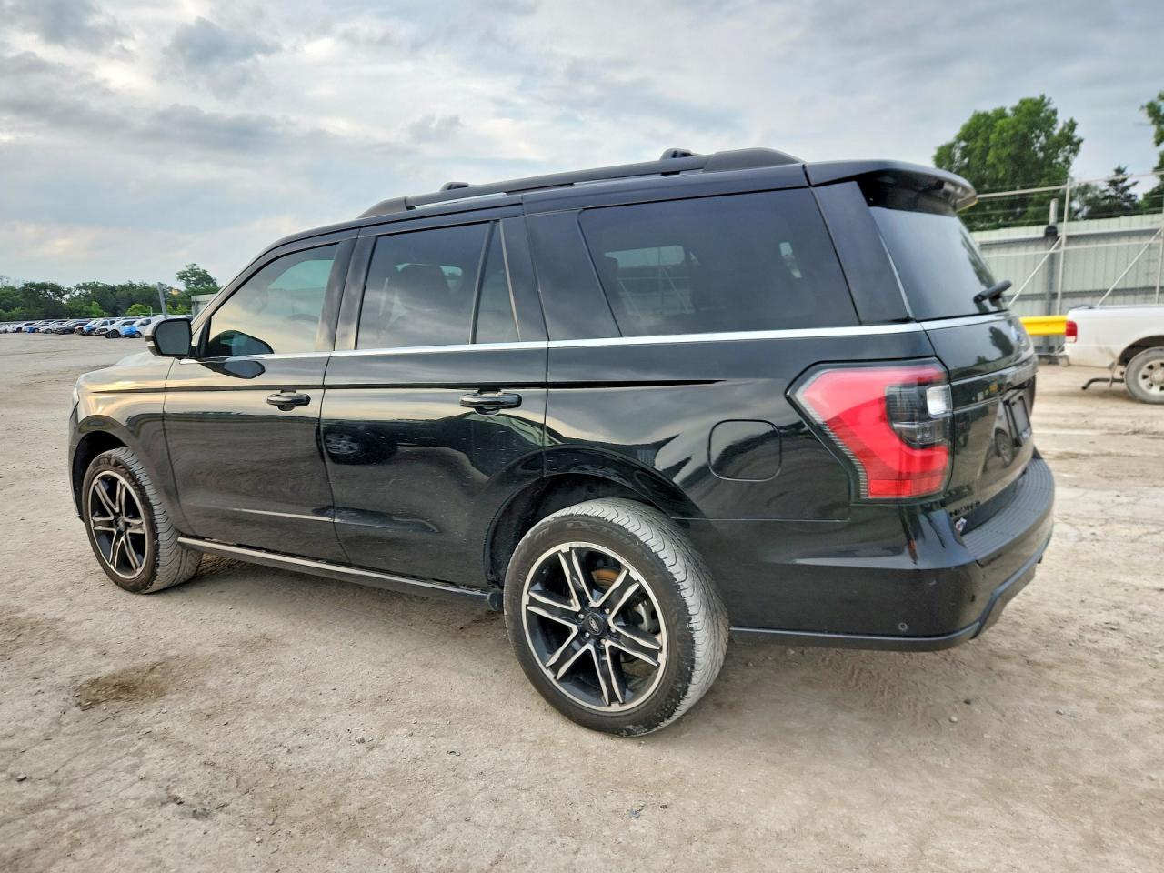 2019 Ford Expedition Limited - zdjęcie 2
