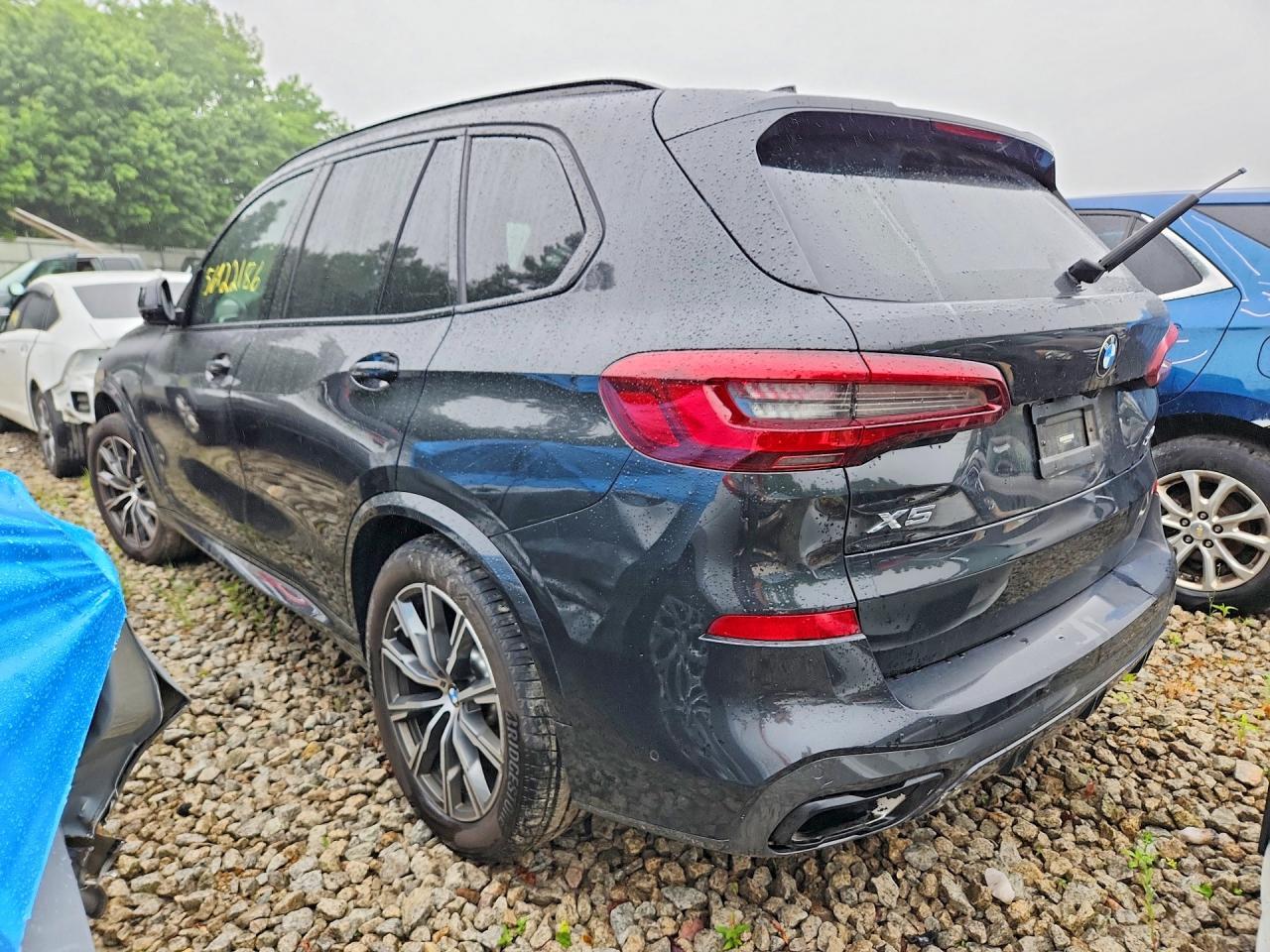 2022 BMW X5 xDrive40I - zdjęcie 2