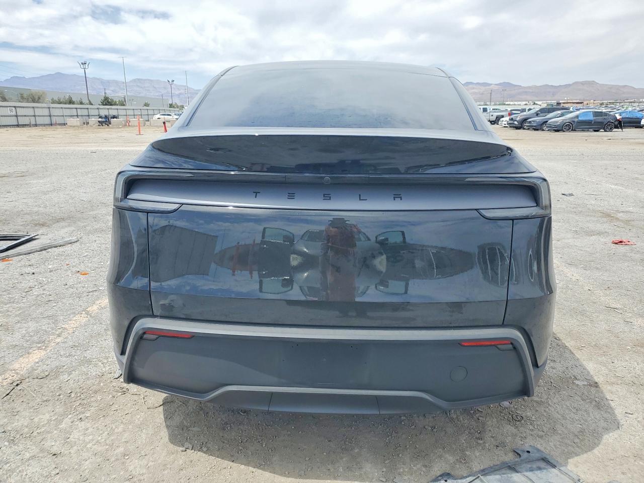 2026 Tesla Model Y - zdjęcie 6