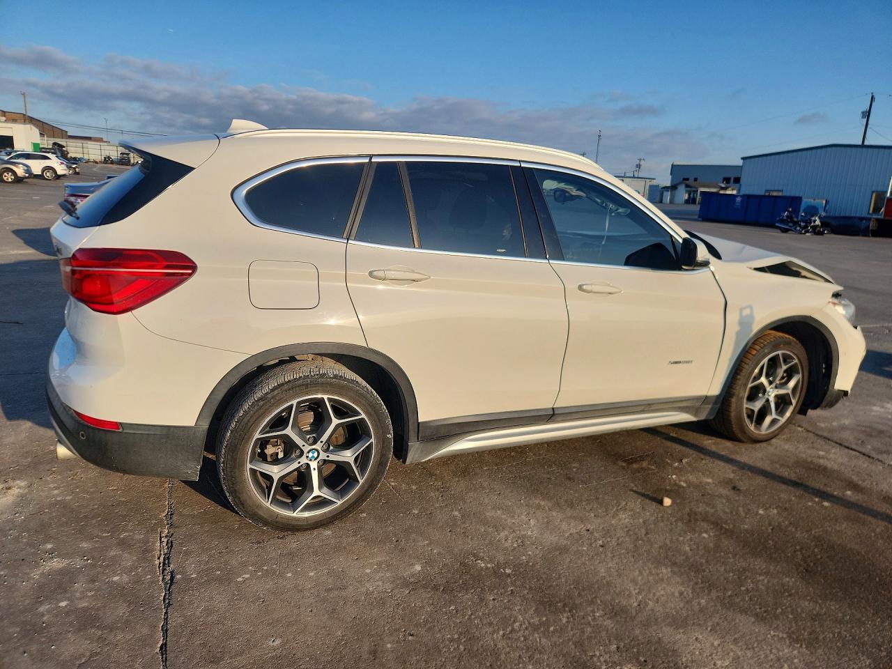 2017 BMW X1 xDrive28I - zdjęcie 3