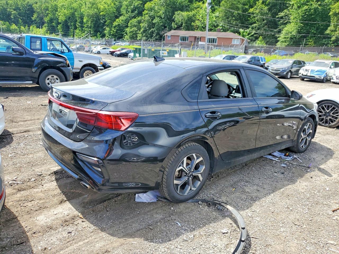 2019 Kia Forte Lxs - zdjęcie 3