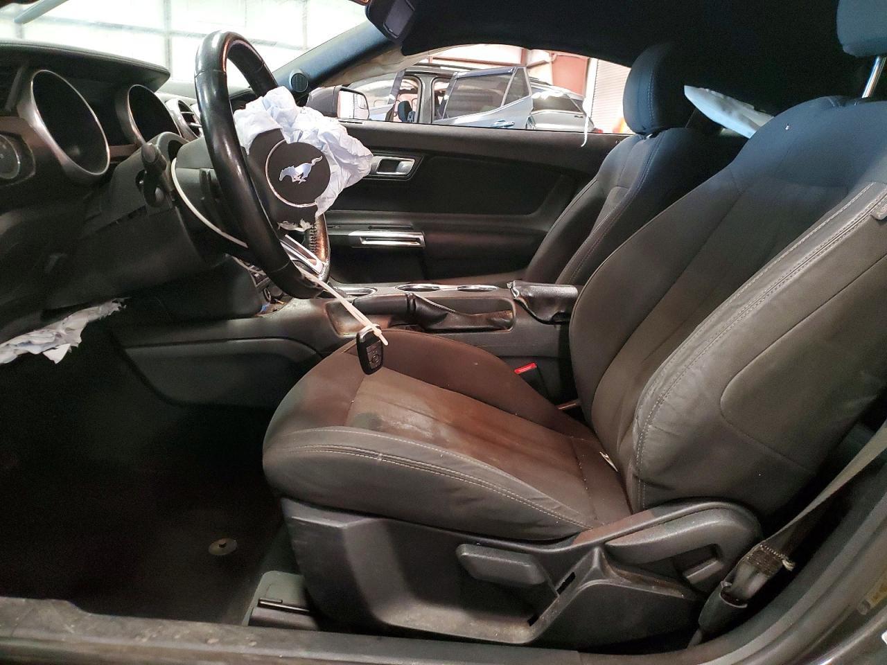 2020 Ford Mustang - zdjęcie 7