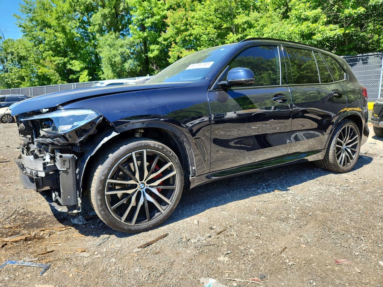 2021 BMW X5 xDrive40I - zdjęcie główne
