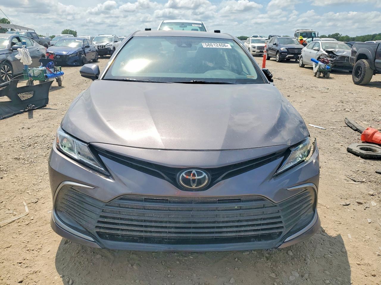 2023 Toyota Camry Le - zdjęcie 5