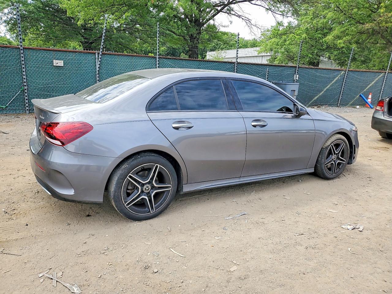 2021 Mercedes-Benz A 220 4Matic - zdjęcie 3
