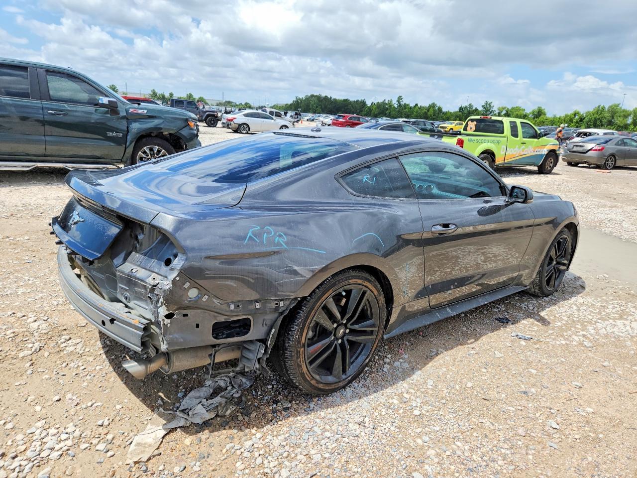 2017 Ford Mustang - zdjęcie 3