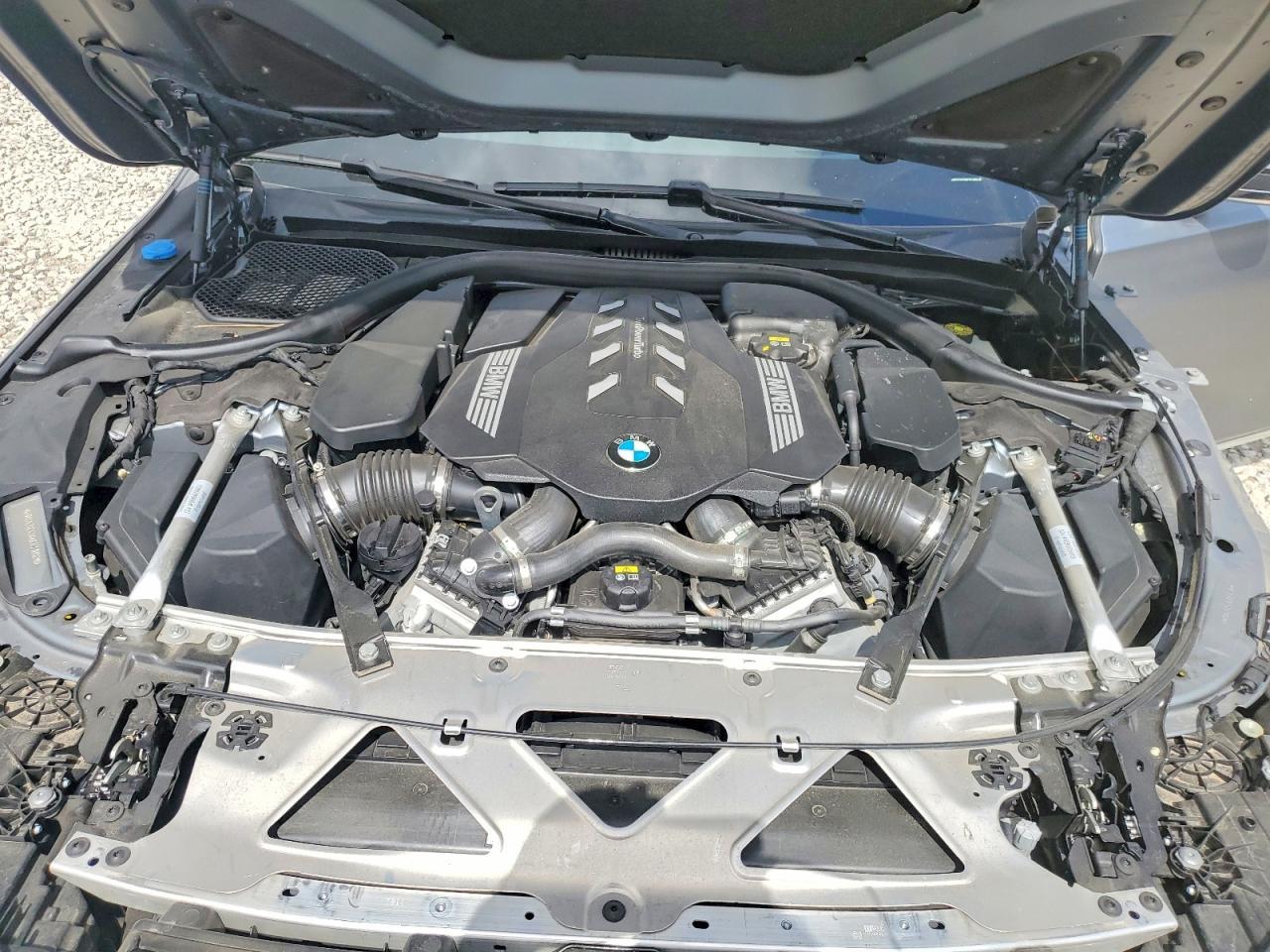 2022 BMW 750 Xi - zdjęcie 11
