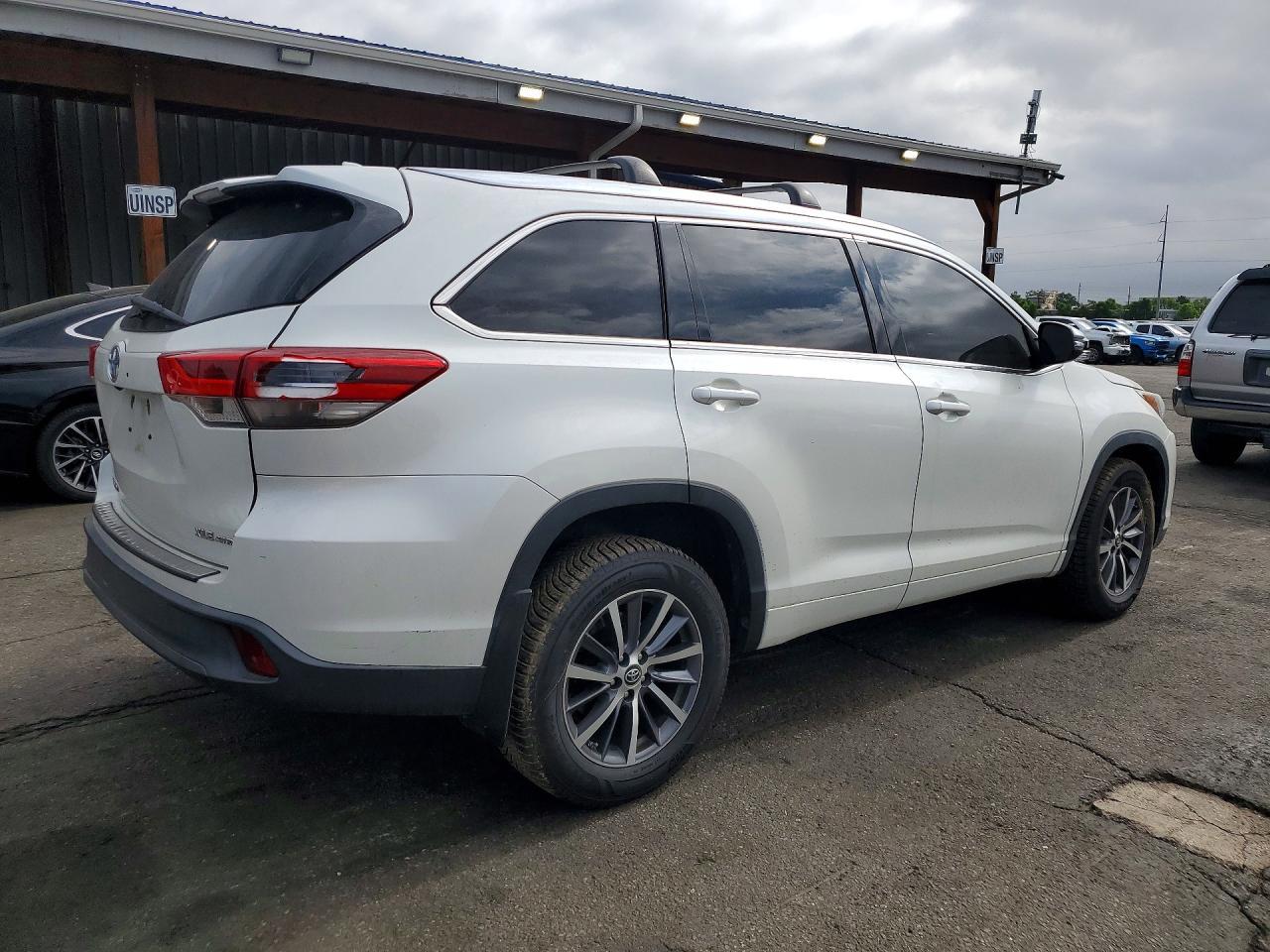 2017 Toyota Highlander Xle - zdjęcie 3