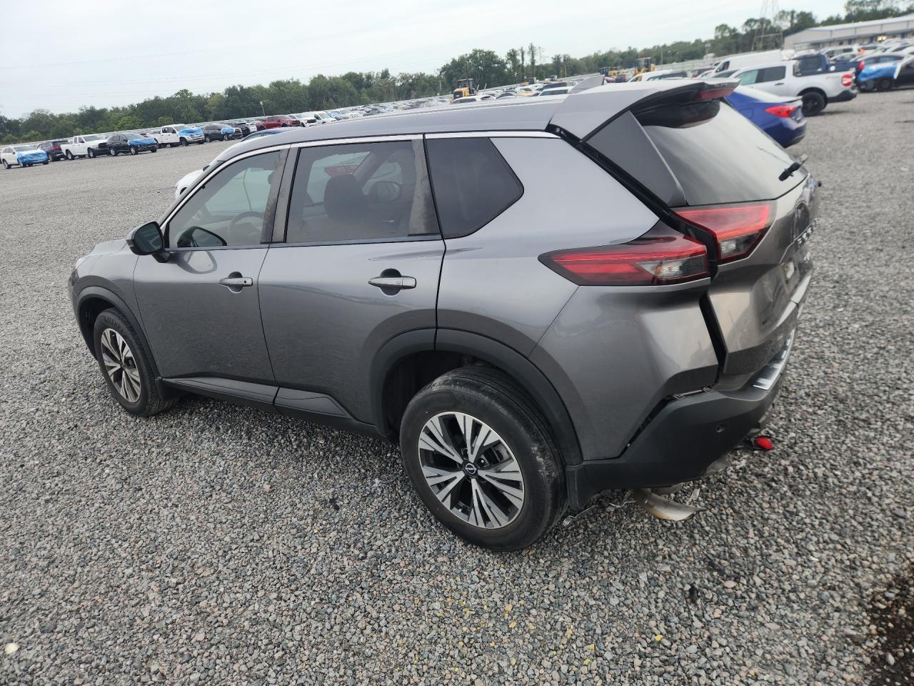 2022 Nissan Rogue Sv - zdjęcie 2
